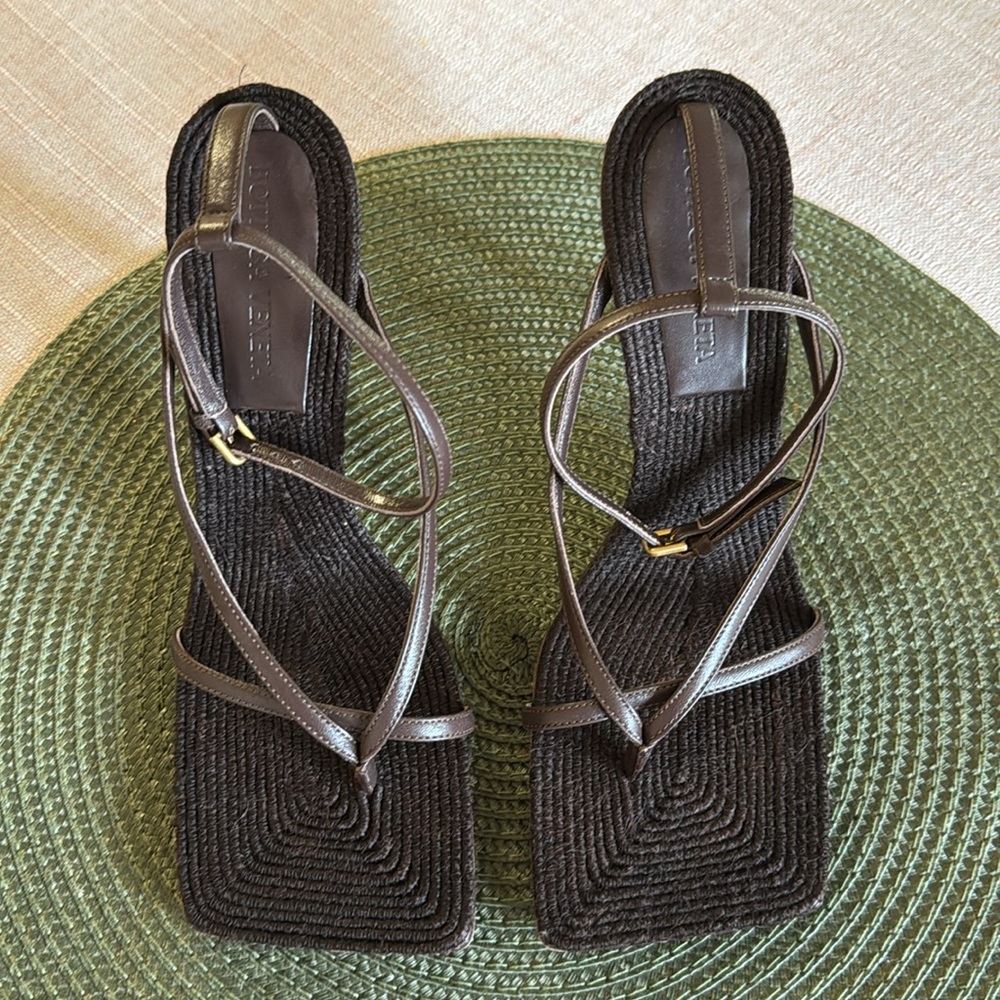 BOTTEGA VENETA LOUNGE SANDAL BITTER CHOCOLATE SIZE 7US/37EU